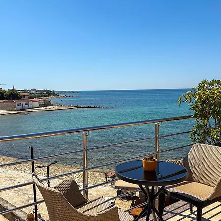 Front In With House Sea View شقة أوماغ