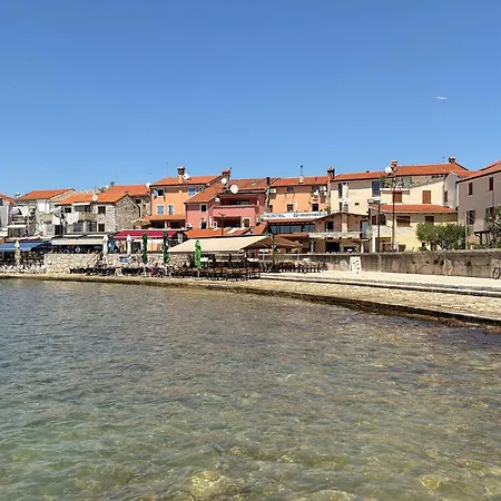 شقة Front In With House Sea View أوماغ